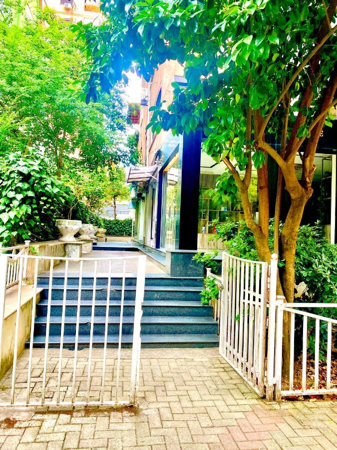 Blloku Apartment Тирана Екстериор снимка